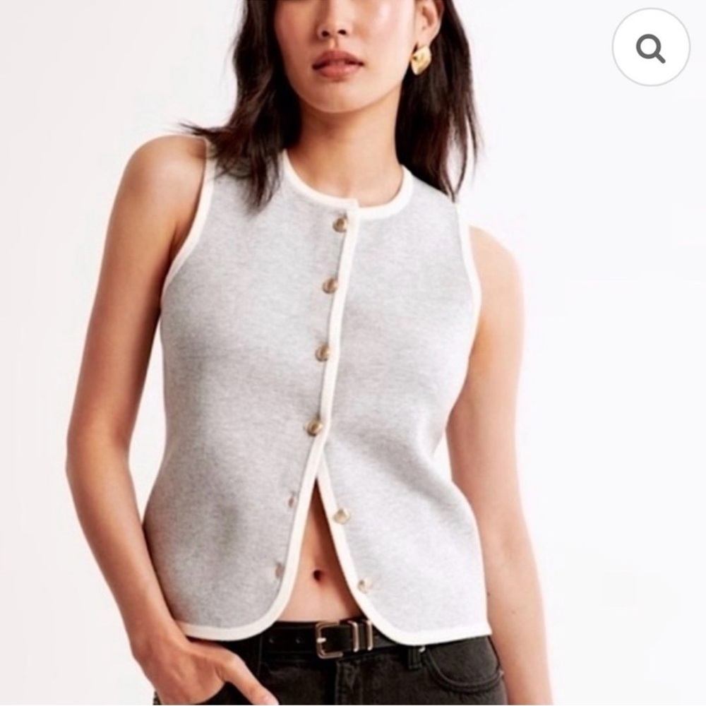 NWT Abercrombie & Fitch Mara Crew Sleeveless Button-Up Vest size large!